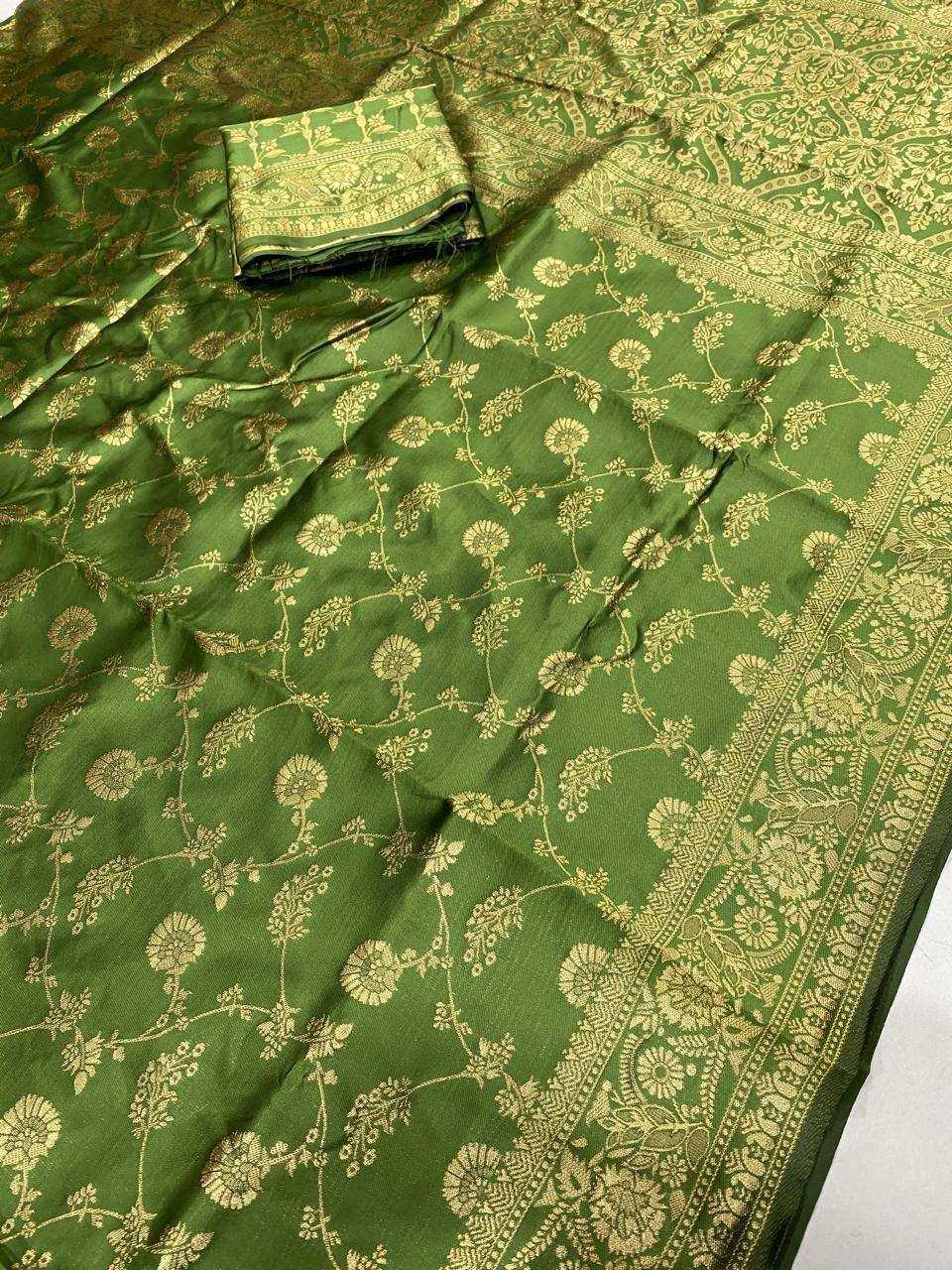 Saris & Lehengas